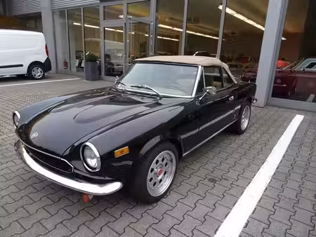 Fiat 124 Spider 