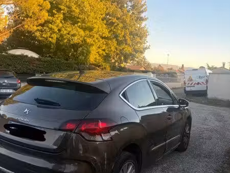 DS 4 