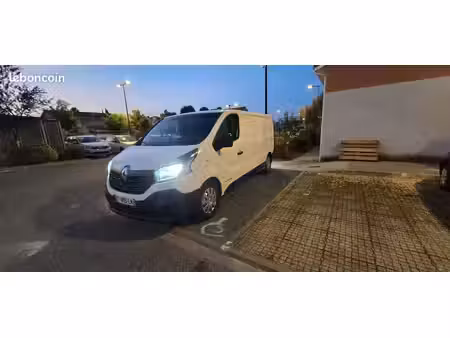 Renault Trafic dCi 145