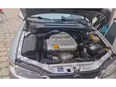 Opel Vectra 1.8 125