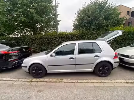 Volkswagen Golf 1.6