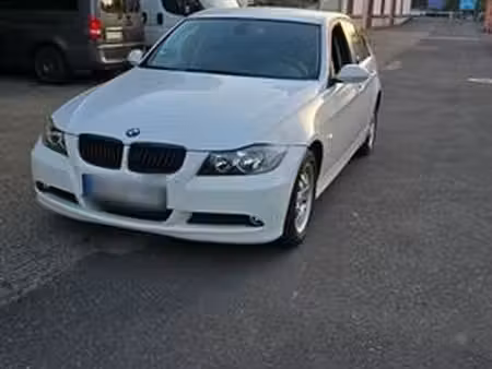 BMW Série 3 318i 2.0 143