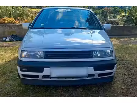 Volkswagen Vento 1.8 90