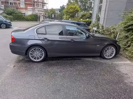 BMW Série 3 325i 2.5 218