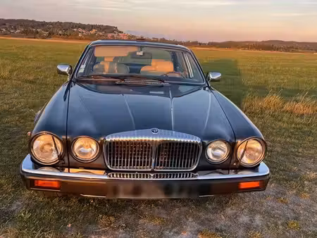 Daimler Double Six