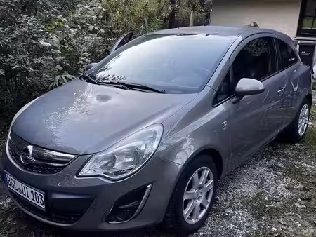 Opel Corsa 1.4 87 Satellite
