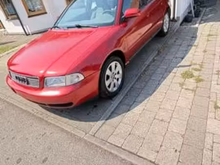 Audi A4 1.8 125