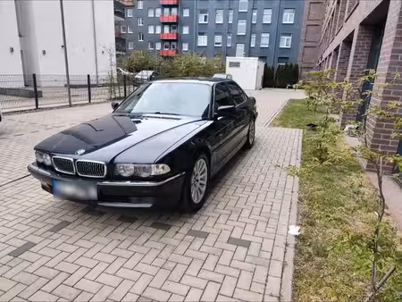 BMW Série 7 728i 2.8 193