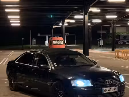 Audi A8 quattro