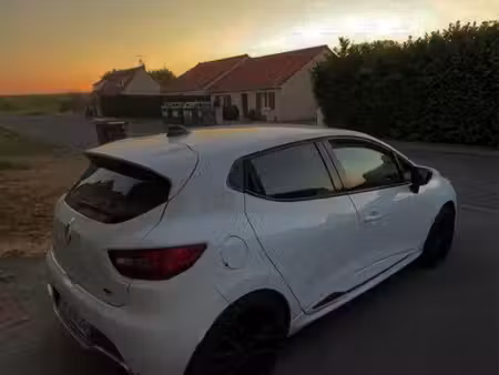 Renault Clio RS 1.6 T 200