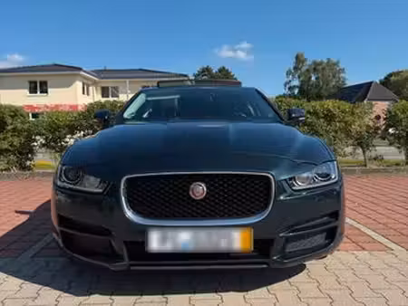 Jaguar XE 2.0