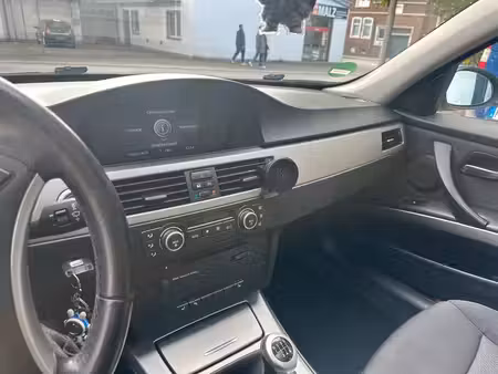 BMW Série 3 318i 2.0 129
