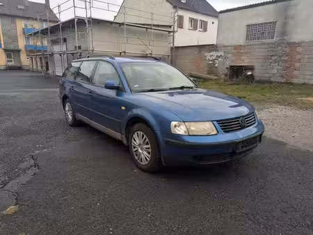 Volkswagen Passat 1.6 100 Base