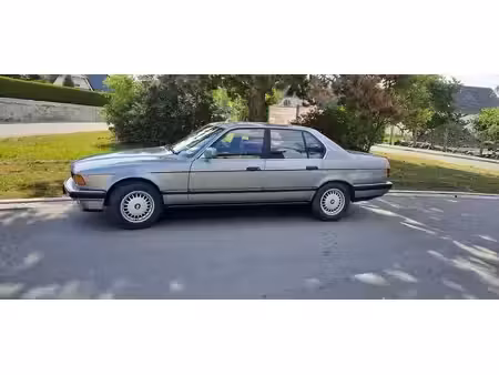 BMW Série 7 730i