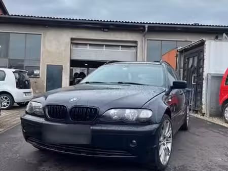 BMW Série 3 318i 105