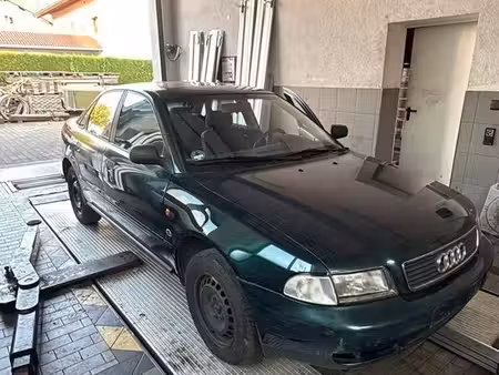 Audi A4 1.6 101