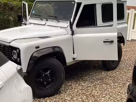 Land Rover Defender 2.5 122