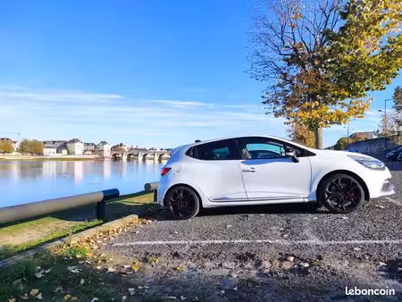 Renault Clio RS 1.6 T 200