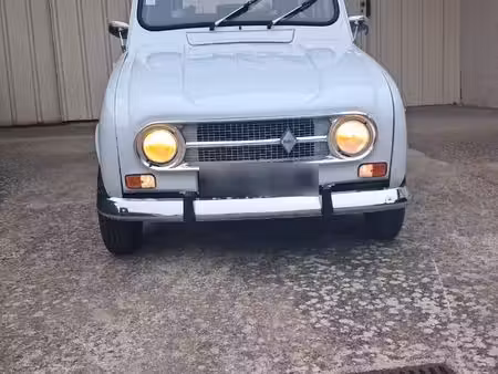 Renault R4 4L