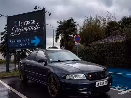 Audi A4 S4 V6 2.7 T 265 quattro