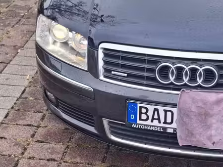 Audi A8 V8 3.7 260 quattro