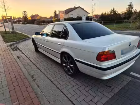 BMW Série 7 740i 4.0 286