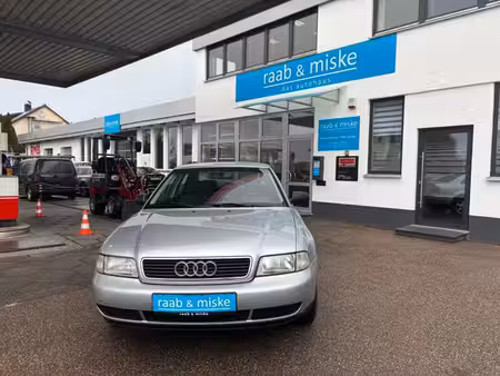 Audi A4 1.6 101