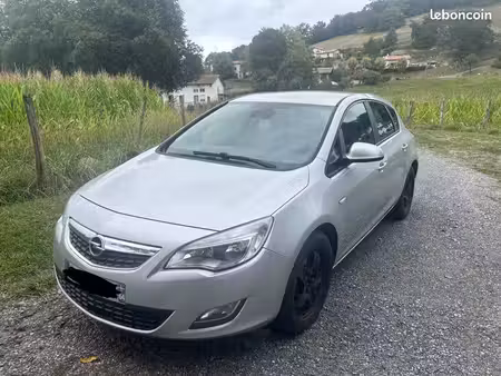 Opel Astra 1.2 90