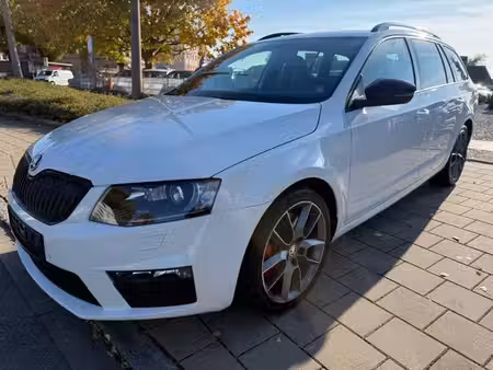 Škoda Octavia RS 2.0 TSI 220
