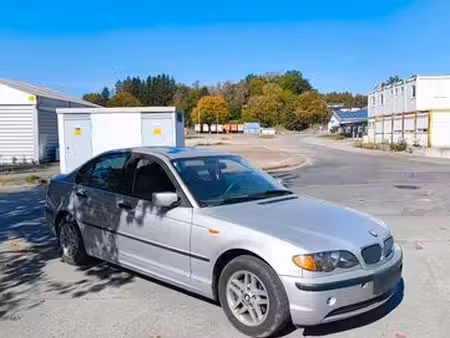BMW Série 3 318i 105