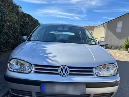 Volkswagen Golf 1.6 105 L