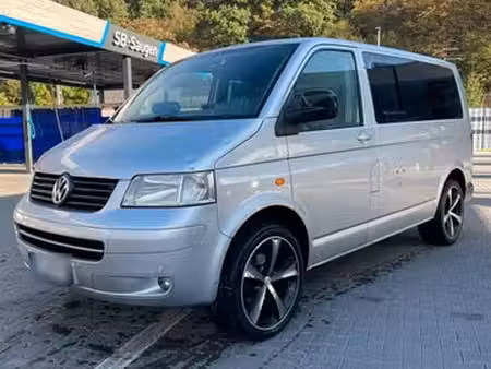Volkswagen Transporter T5 2.5 TDI