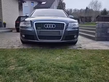 Audi A8 V8 4.2 TDI 326 quattro