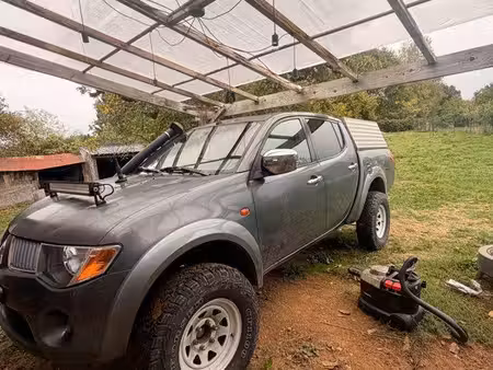 Mitsubishi L200 2.5 136
