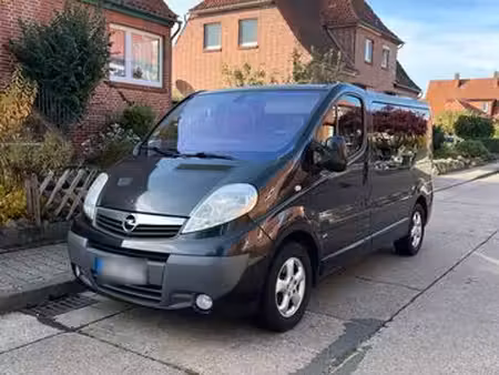 Opel Vivaro 2.5 CDTI 146