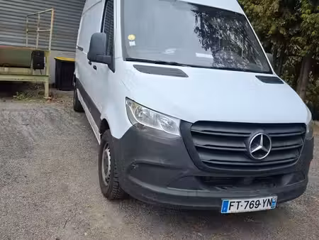 Mercedes-Benz Sprinter 143