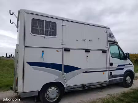Renault Master 2.5 dCi 120
