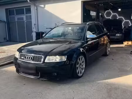 Audi A4 V6 2.5 TDI S line
