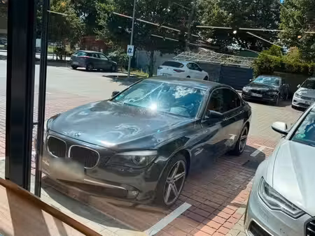 BMW Série 7 740d 3.0 306