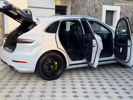 Porsche Cayenne V6 3.0 462 4x4