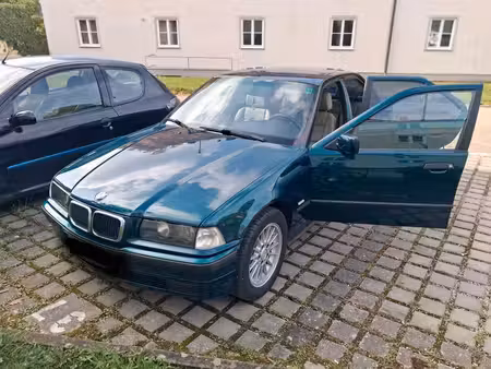 BMW Série 3 318i 1.8 115