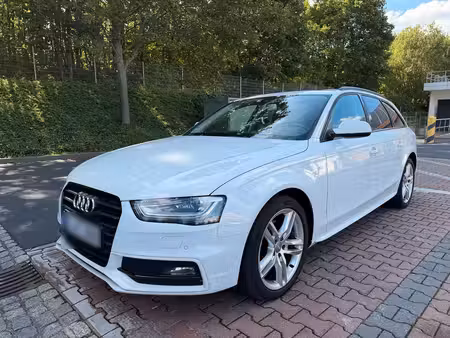 Audi A4 2.0 TDI 150 S line