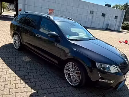 Škoda Octavia VRS 2.0 TSI 220