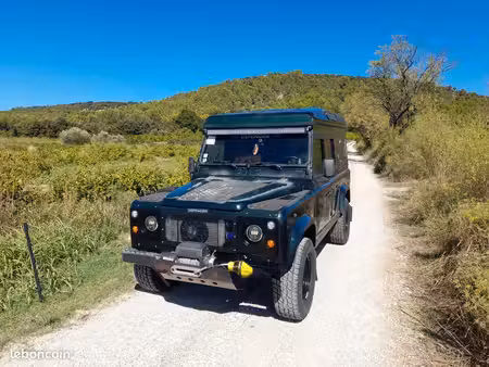 Land Rover Defender 2.5 122