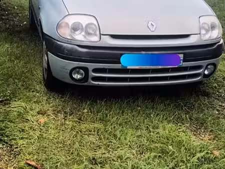 Renault Clio 75