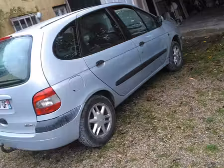 Renault Scénic 1.4 98