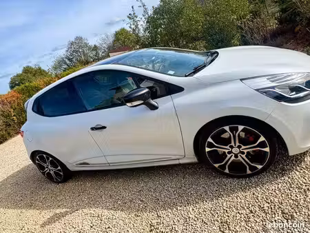 Renault Clio RS Trophy 1.6 T 220