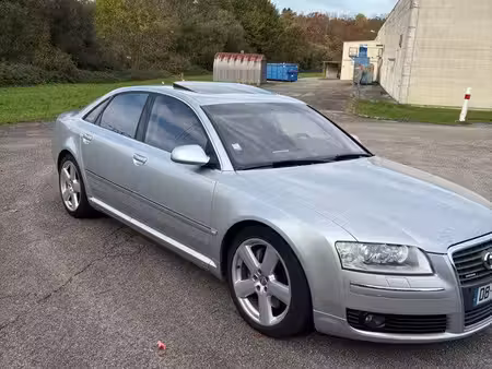 Audi A8 V8 4.2 335 quattro