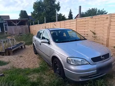 Opel Astra 1.6 100 Edition