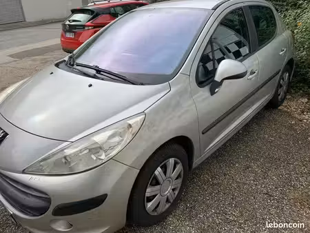 Peugeot 207 1.4 90
